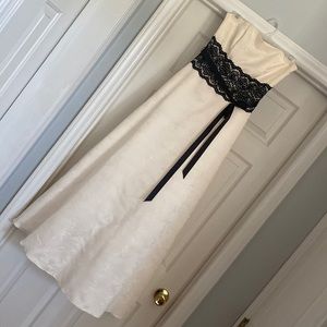 Lace Detail Dress